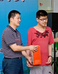 学员与常昊合影